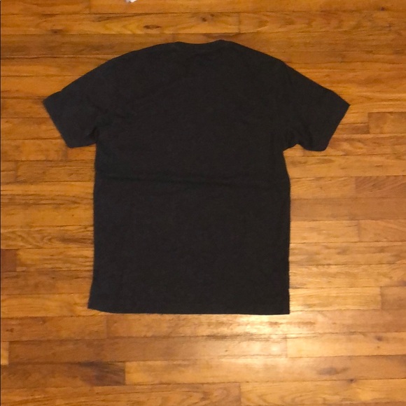 Eddie Bauer Solid Gray Short Sleeved Tee Medium - Picture 3 of 3